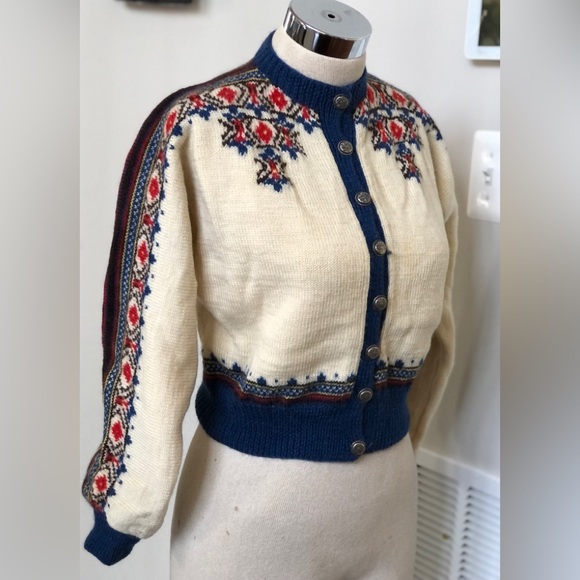 Vintage Handknit Norwegian Woolen Cardigan - Picture 12 of 15